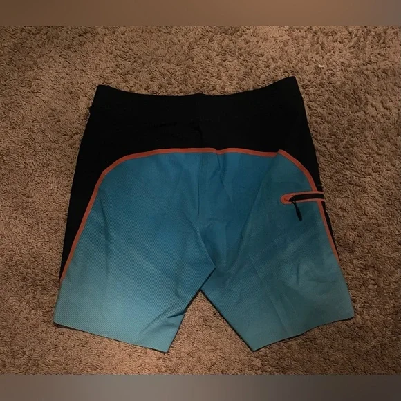 O'Neill Men's Blue Swim Shorts
Size 34 men’s 
NWT - Picture 2 of 3